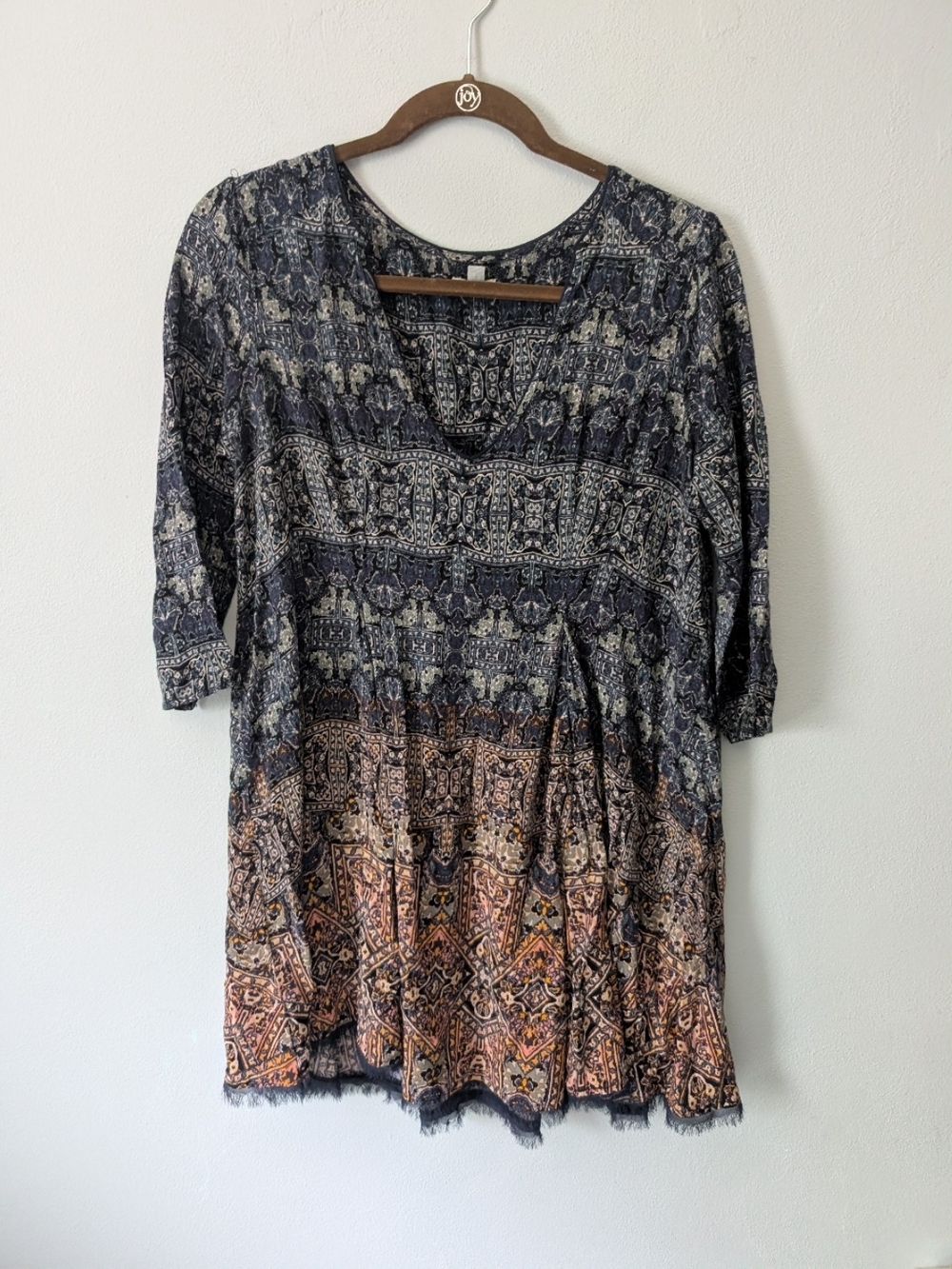 Ecote Boho Ombre Patterned VNeck Pleated Flate Mini Dress Size Medium